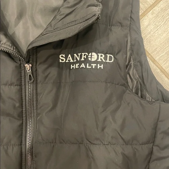 Port Authority Women's Black Quilted Vest - Picture 3 of 3